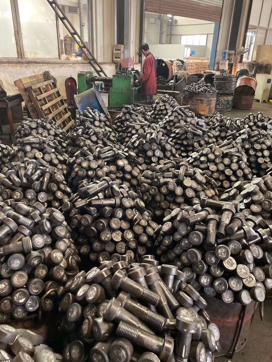 高強(qiáng)螺栓加工